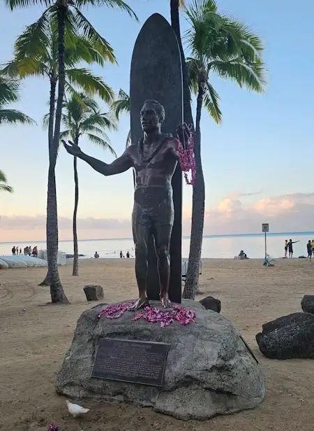 Duke Kahanamoku statue