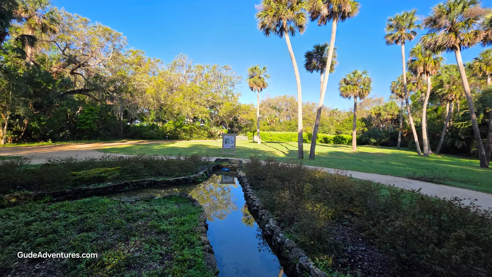 Statue in the Washington Oaks Gardens