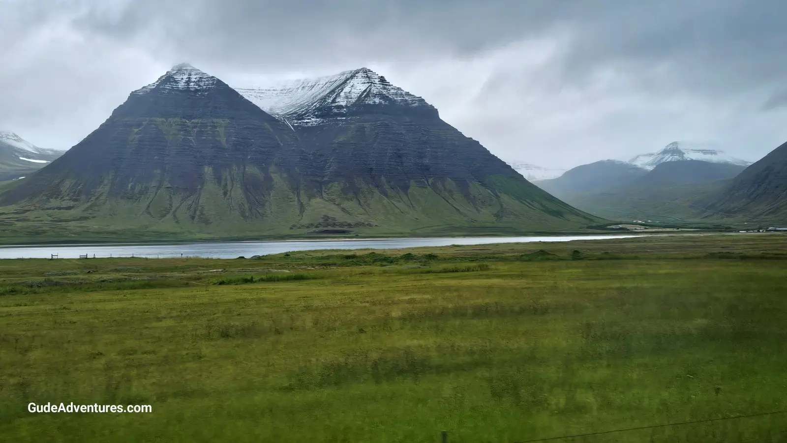 Mountains next to the near Onumdarfjord.