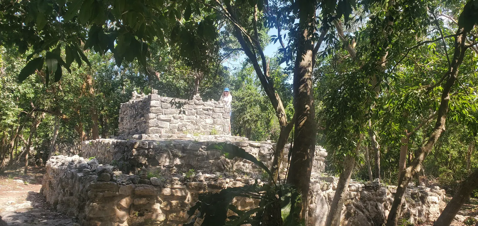 Groupo Eyf archeological ruins 