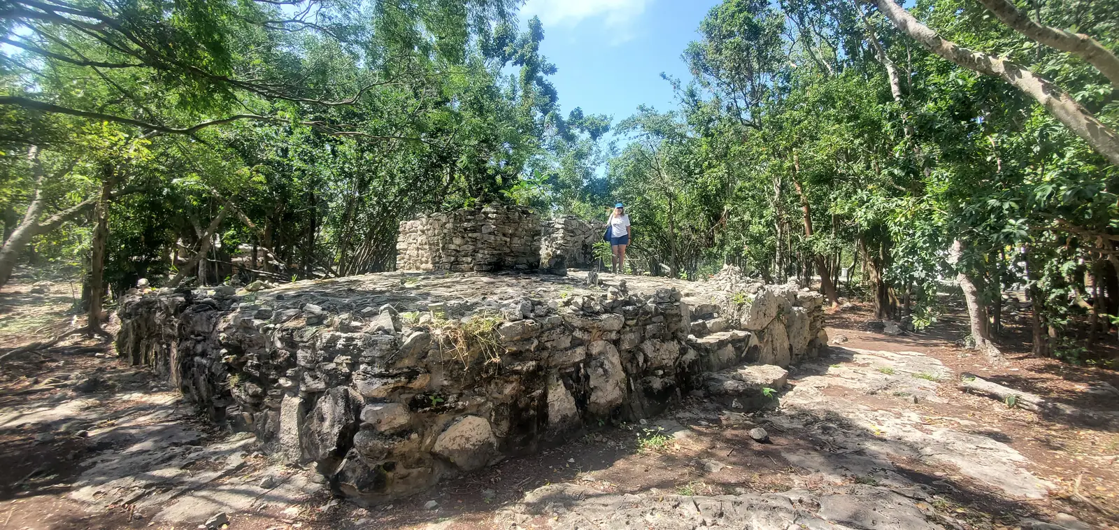 Groupo Eyf archeological ruins 