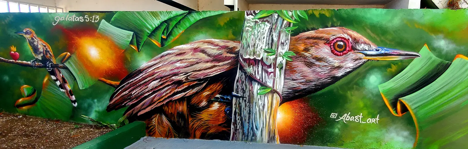 Yauco mural of bird