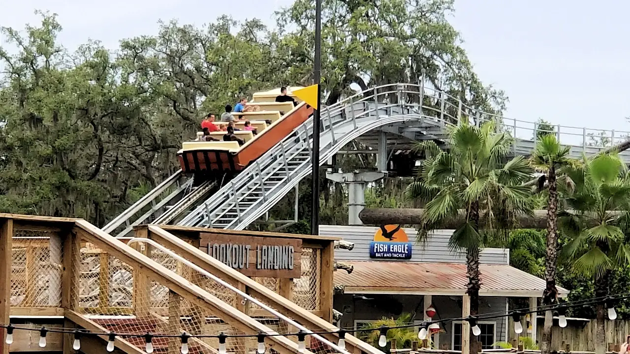 Roaring Springs water ride at Zoo Tampa.